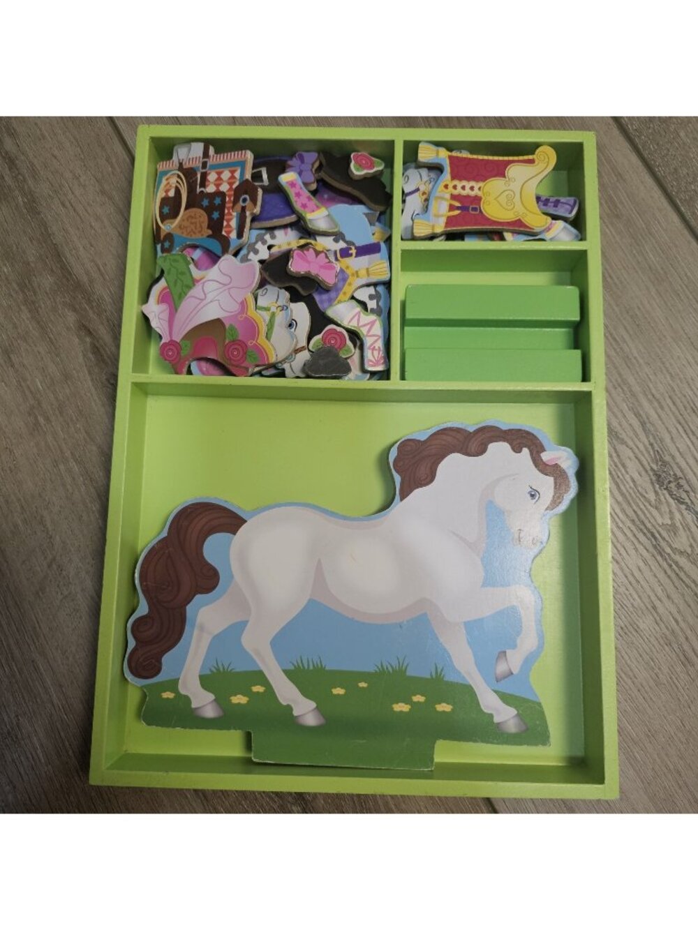 MELISSA & DOUG MY HORSE CLOVER MAGNETIC DRESS UP WOODEN HORSE TOY READ